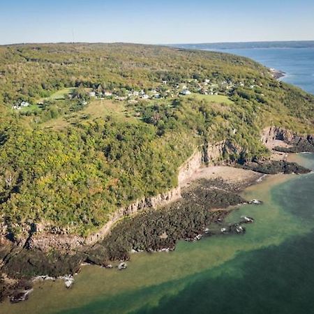 Maregold Centre - Juniper Cabin And Rose Cabin Victoria Beach Екстер'єр фото